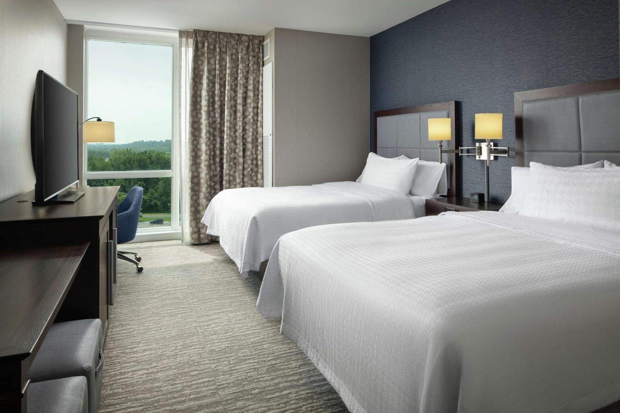 Hampton & Teaneck/glenpointe Hotel 4*