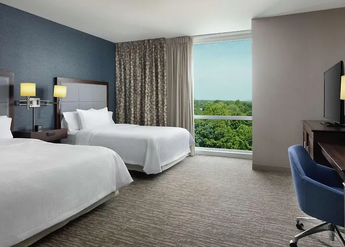 Hampton Inn&Suites Teaneck/Glenpointe