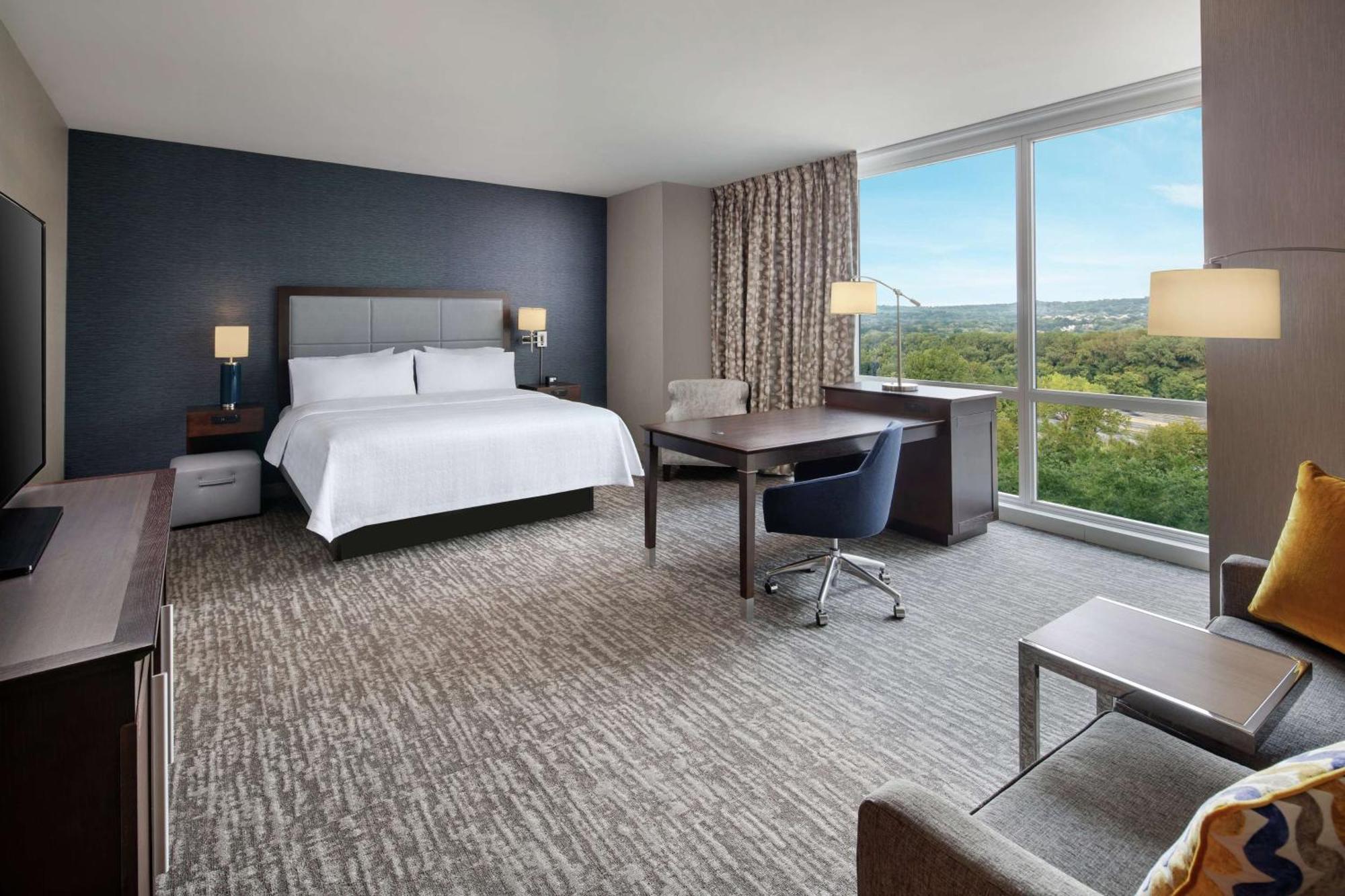Hampton & Teaneck/glenpointe Hotel 4*